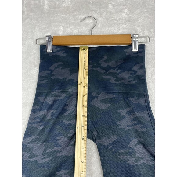 SPANX Look At Me Now Seamless Camo Leggings Black‎ Camouflage Size Medium - Picture 5 of 8